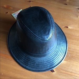 NWT DPC Black Faux Leather Bucket Hat in Unisex Large